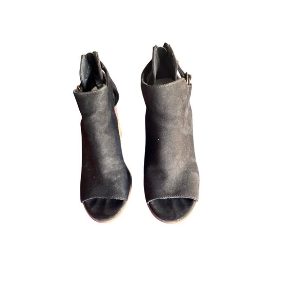 Fergalicious Size 7.5 by Fergie Booties Women Suede Cut Out with Block Heel - Picture 6 of 9